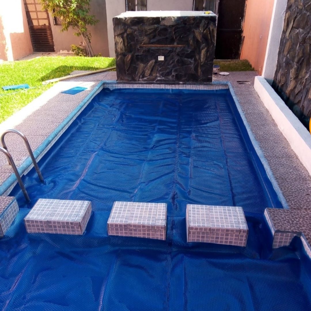 Cubierta térmica
Cubierta térmica para alberca
Cubierta térmica de burbujas
Aqualberca
Acualberca
Cubierta Lona Térmica solar Alberca
Piscina
Jacuzzi
Spa
Manta térmica para piscina
Fabricantes de cubiertas térmicas
rollo de cubierta para alberca
alberca en casa
forma especial
elaborada a la medida
ligera
fácil de instalar
ahorrar dinero en químicos
ahorrar en limpieza
ahorro en mantenimiento
mantener agua limpia
los niños disfrutan de la alberca limpia en cualquier momento
fácil de dar mantenimiento
mantenimiento de alberca
bombas y filtros para alberca
como cuidar la alberca
mantenimiento de piscina
Enrolladores para cubierta térmica
niños
hacer ejercicio
recreacion
hijos
familia
fiesta
reunion
jardin
quinta
quinta para fiesta
salones de fiesta
quinta con alberca
club deportivo
alberca olimpica
alberca profesional
clases de natación
